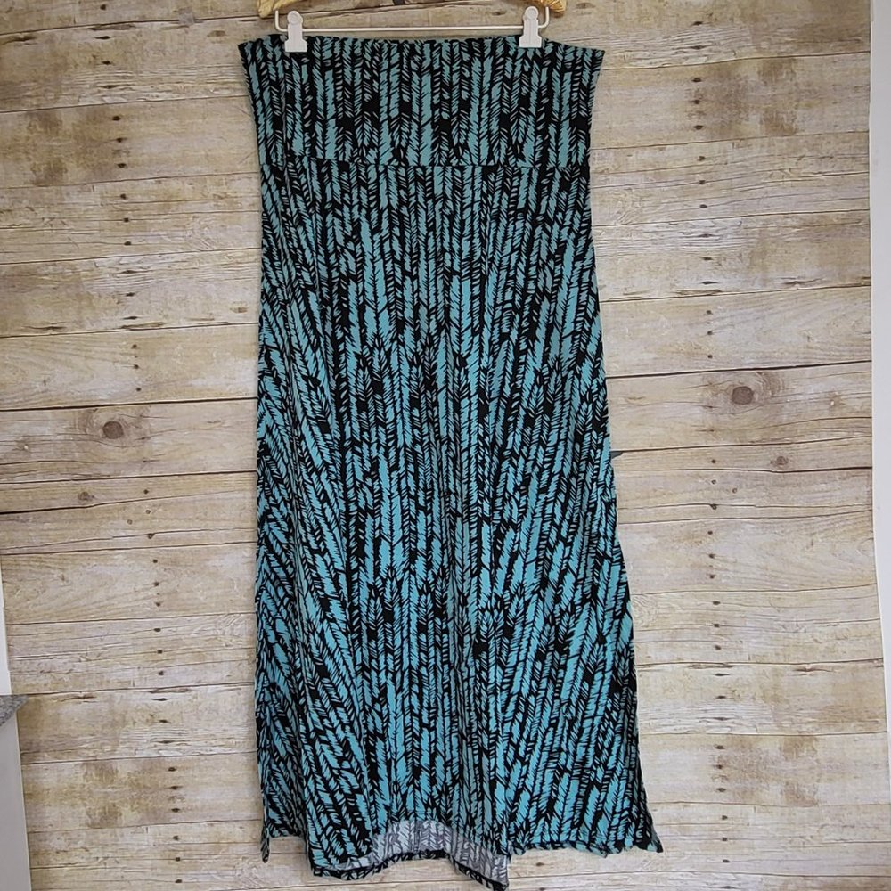 EUC LuLaRoe Maxi Skirt/Dress XL - Black & Aqua Feather Like Design